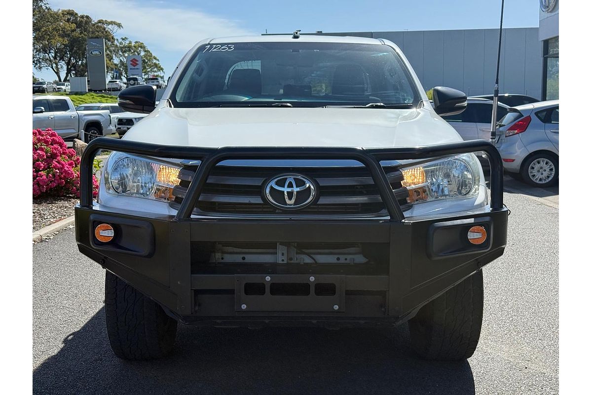 2017 Toyota Hilux SR GUN126R 4X4