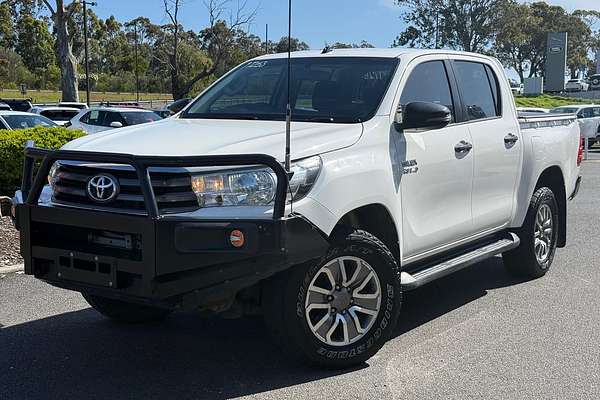 2017 Toyota Hilux SR GUN126R 4X4