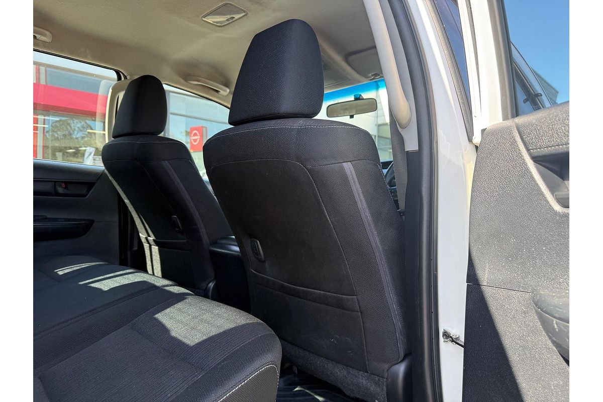 2017 Toyota Hilux SR GUN126R 4X4