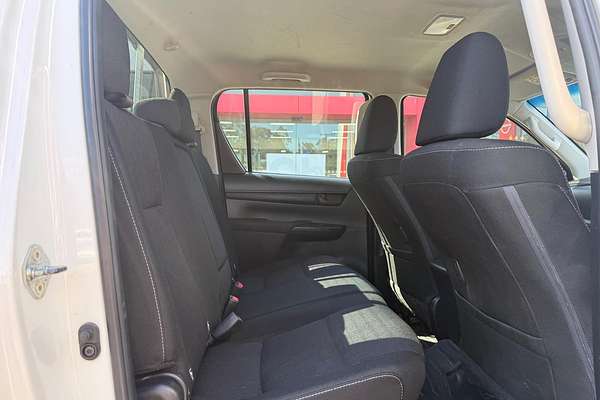 2017 Toyota Hilux SR GUN126R 4X4