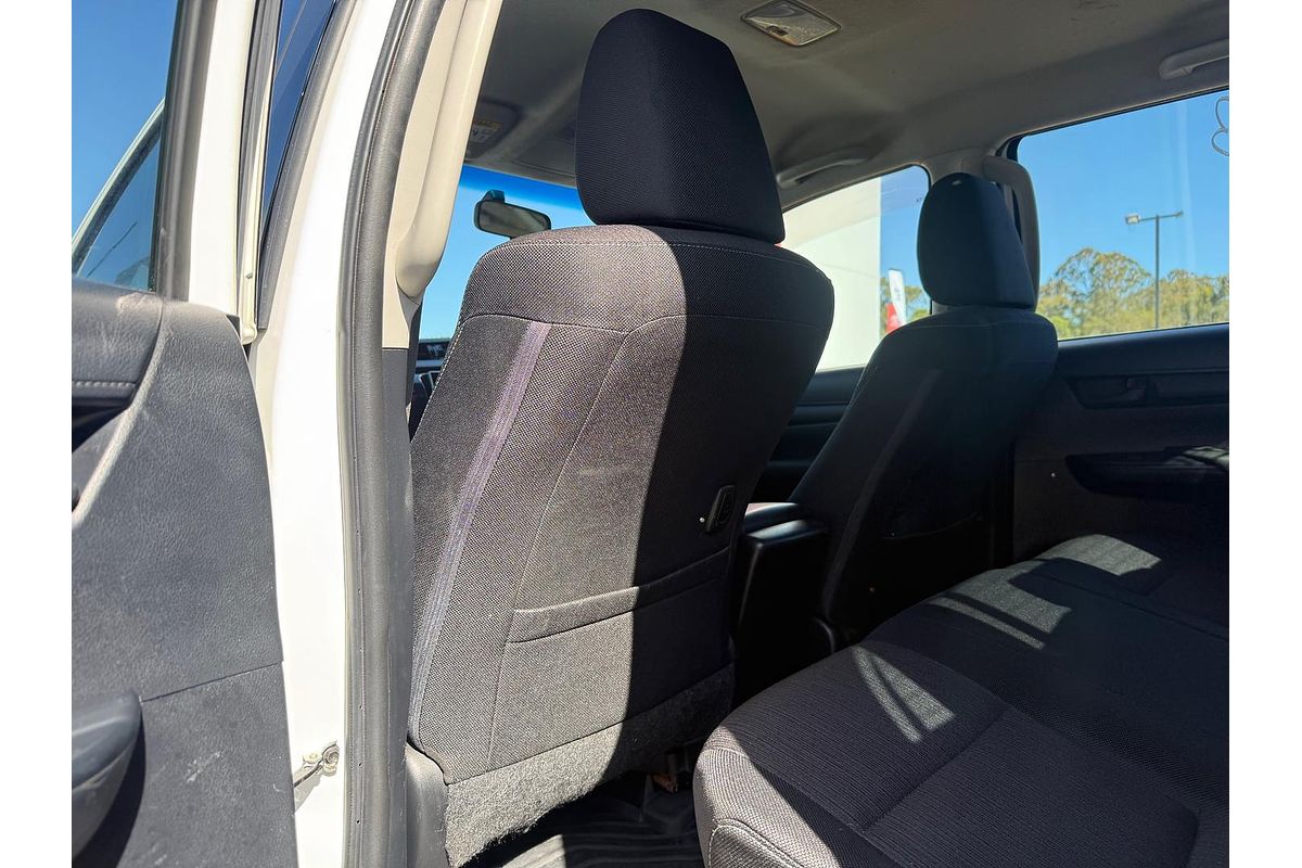 2017 Toyota Hilux SR GUN126R 4X4