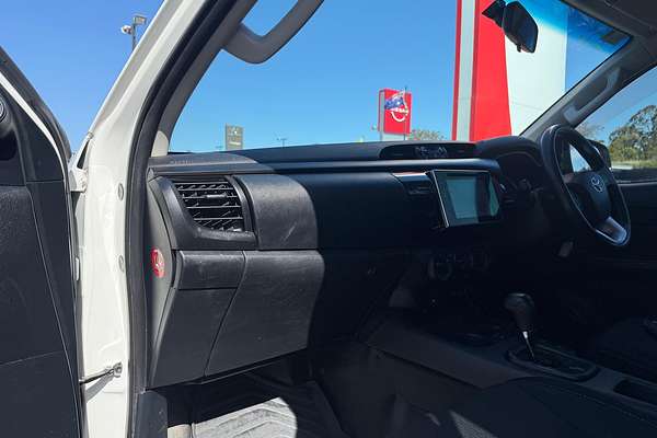 2017 Toyota Hilux SR GUN126R 4X4