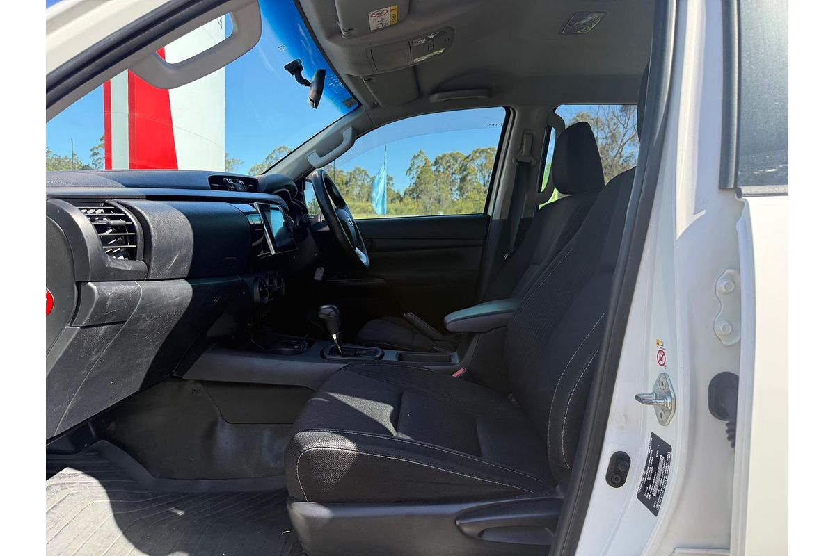 2017 Toyota Hilux SR GUN126R 4X4