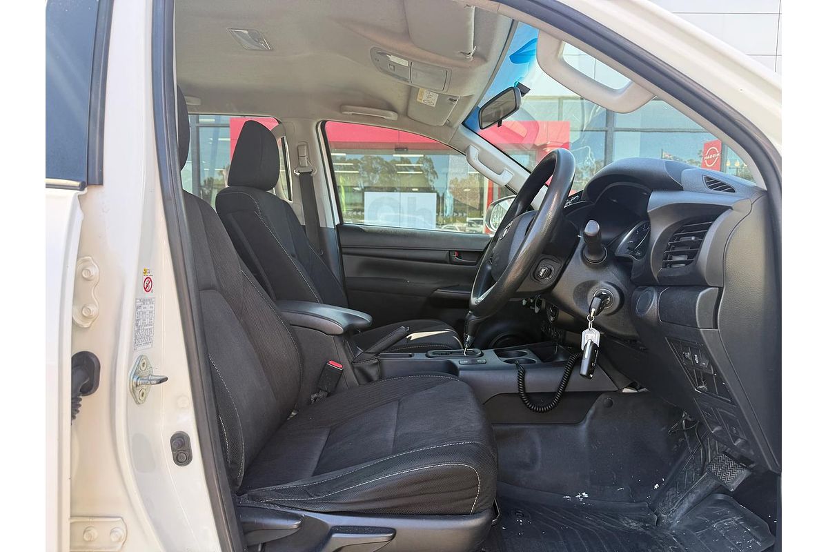 2017 Toyota Hilux SR GUN126R 4X4