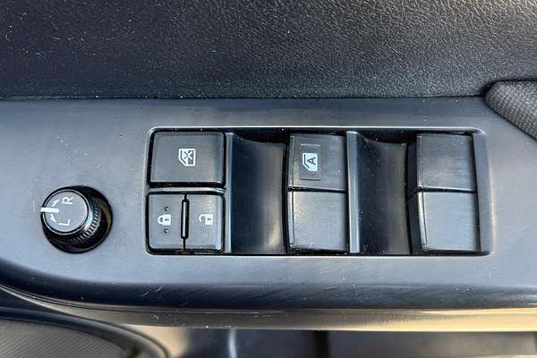 2017 Toyota Hilux SR GUN126R 4X4