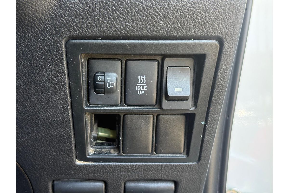 2017 Toyota Hilux SR GUN126R 4X4