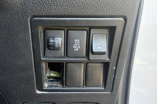 2017 Toyota Hilux SR GUN126R 4X4