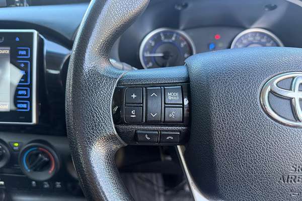 2017 Toyota Hilux SR GUN126R 4X4