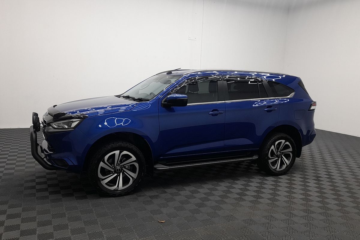 2022 Isuzu MU-X LS-T