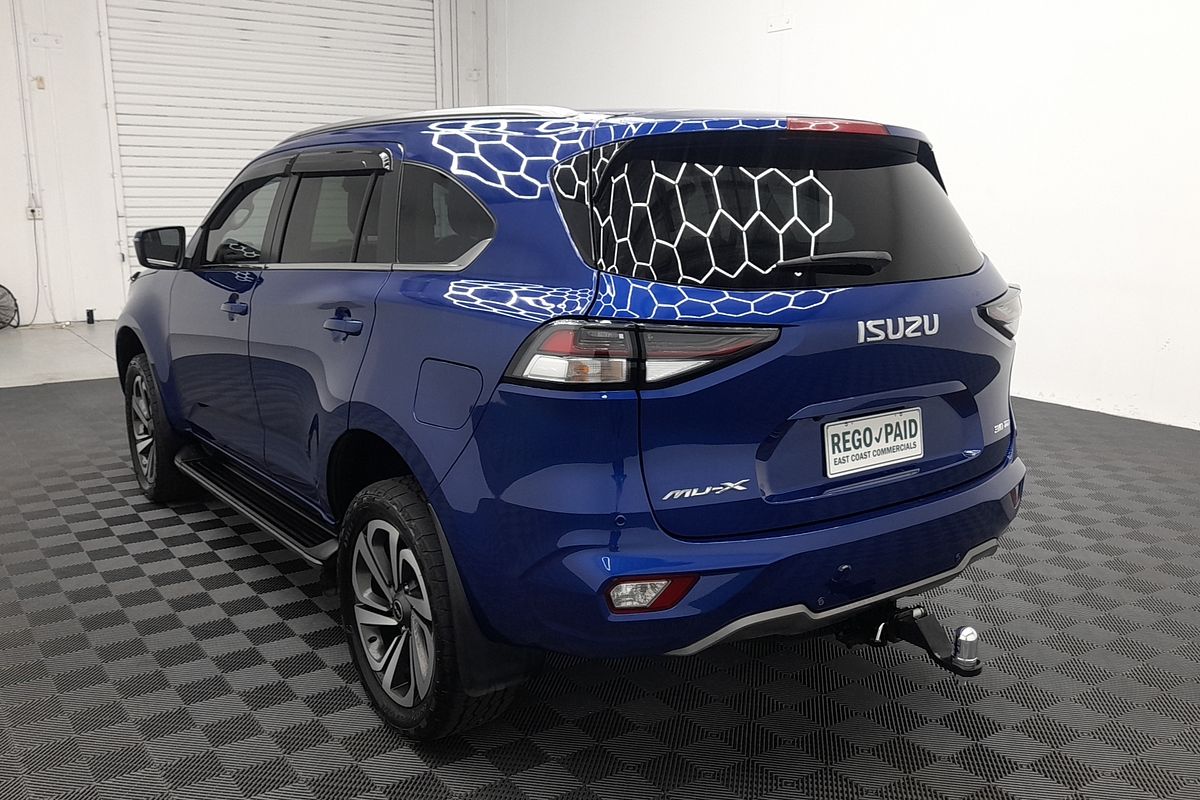 2022 Isuzu MU-X LS-T