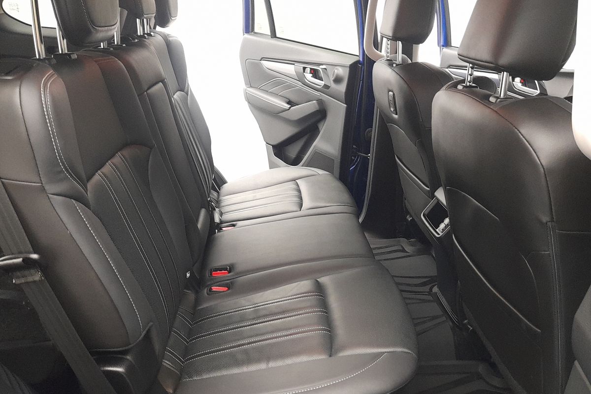 2022 Isuzu MU-X LS-T