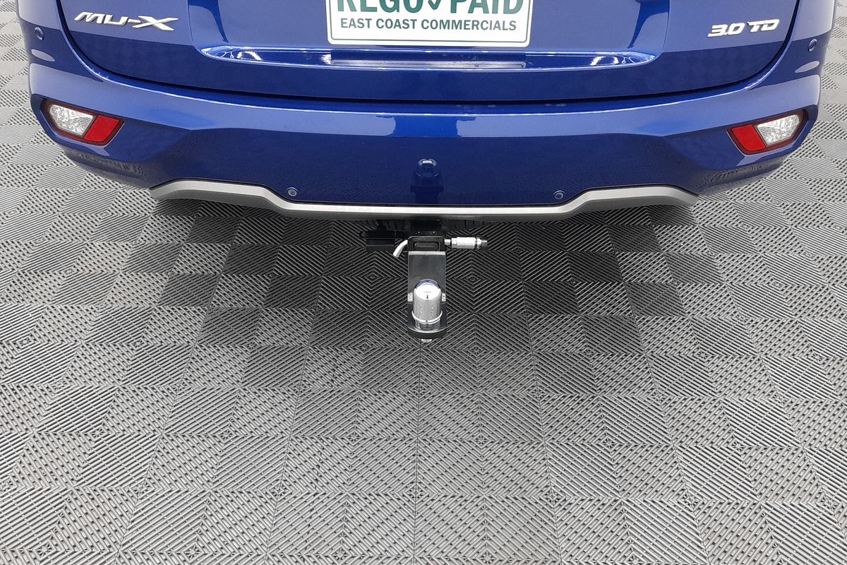 2022 Isuzu MU-X LS-T