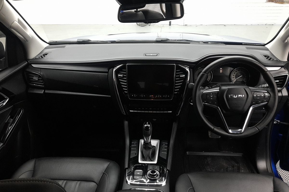 2022 Isuzu MU-X LS-T