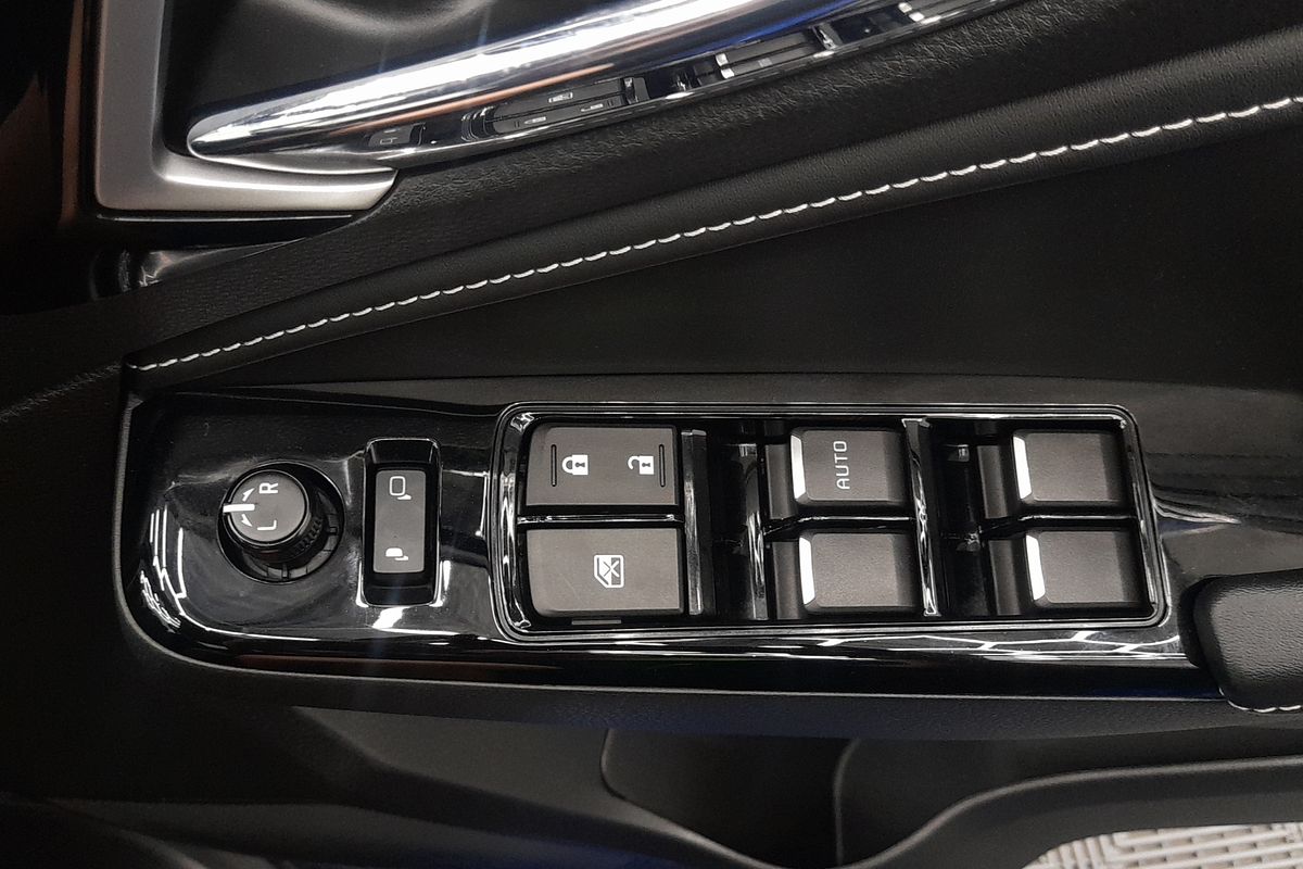 2022 Isuzu MU-X LS-T