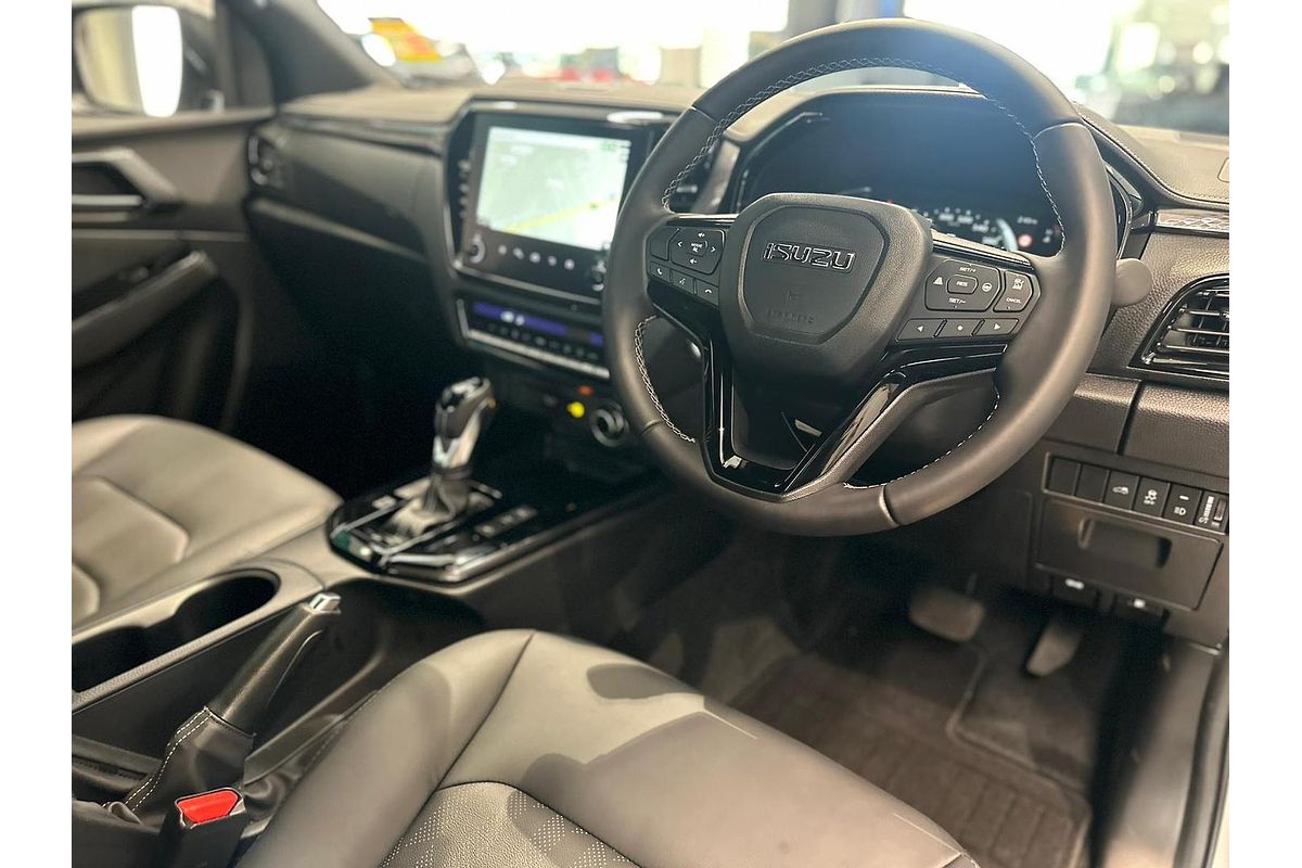 2025 Isuzu D-MAX BLADE 4X4