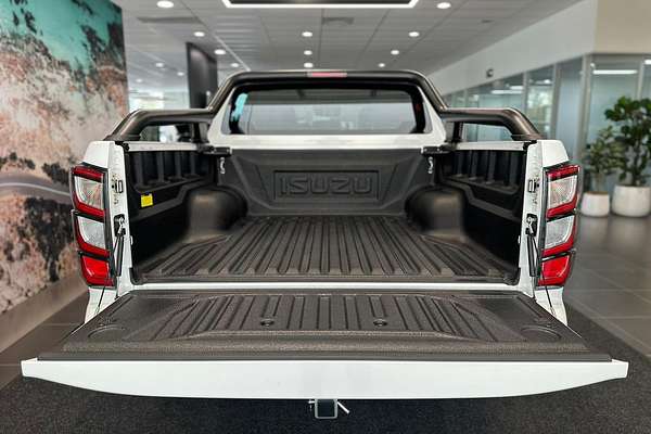 2025 Isuzu D-MAX BLADE 4X4