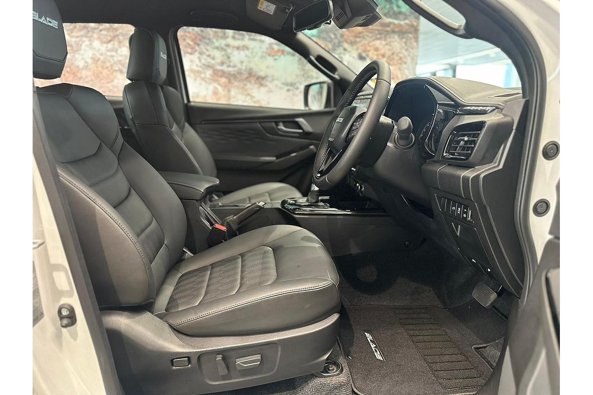 2025 Isuzu D-MAX BLADE 4X4