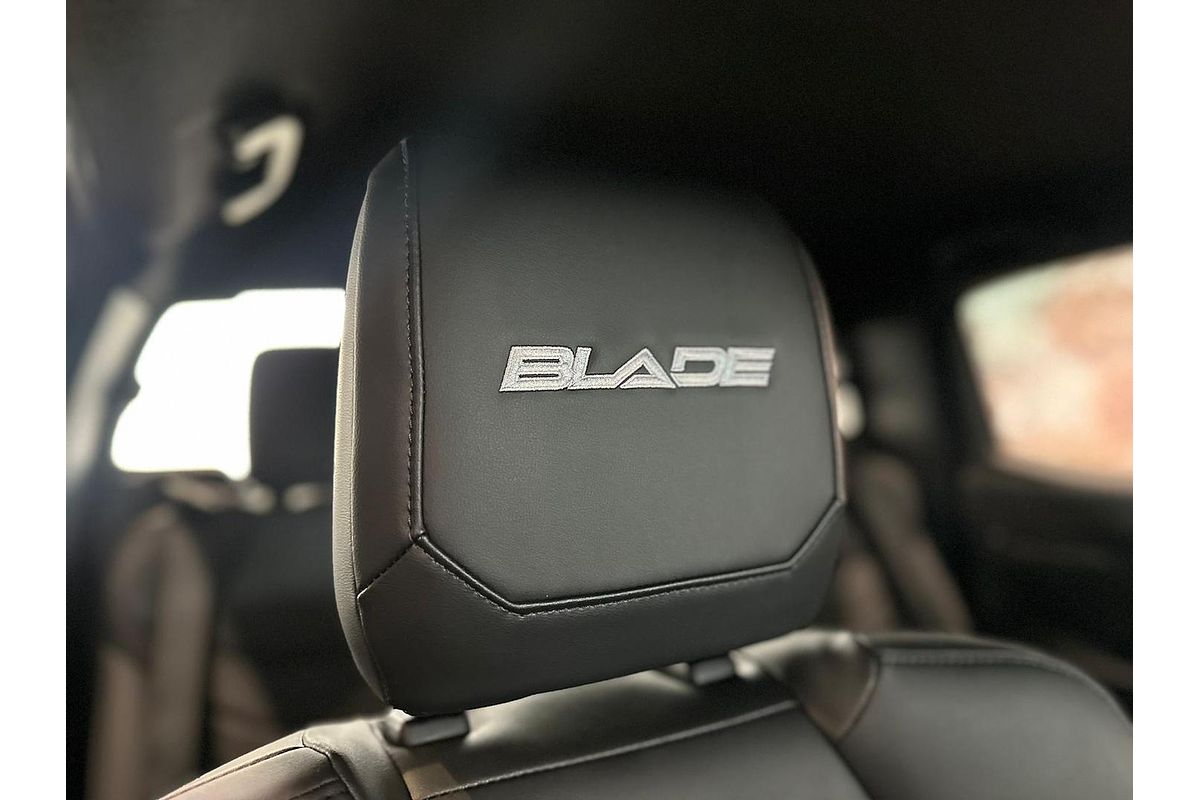 2025 Isuzu D-MAX BLADE 4X4