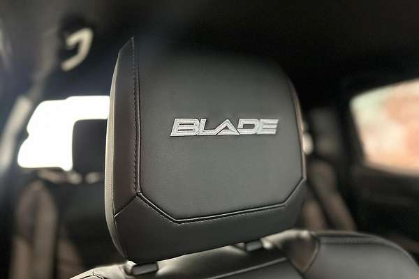 2025 Isuzu D-MAX BLADE 4X4