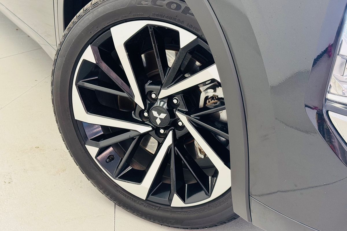 2021 Mitsubishi ZM Outlander EXCEED TOURER 2.5L CVT AWD. 2021 Mitsubishi ZM Outlander EXCEED TOURER 2.5L CVT AWD.