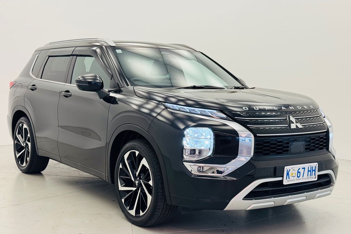 2021 Mitsubishi ZM Outlander EXCEED TOURER 2.5L CVT AWD. 2021 Mitsubishi ZM Outlander EXCEED TOURER 2.5L CVT AWD.