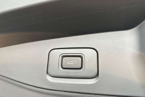 2025 Isuzu MU-X X-TERRAIN