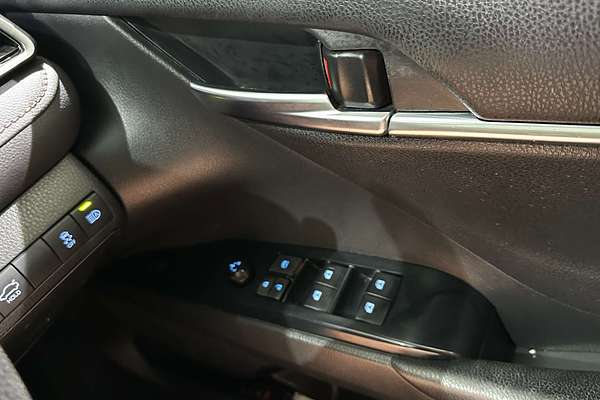 2020 Toyota Camry Ascent AXVH71R