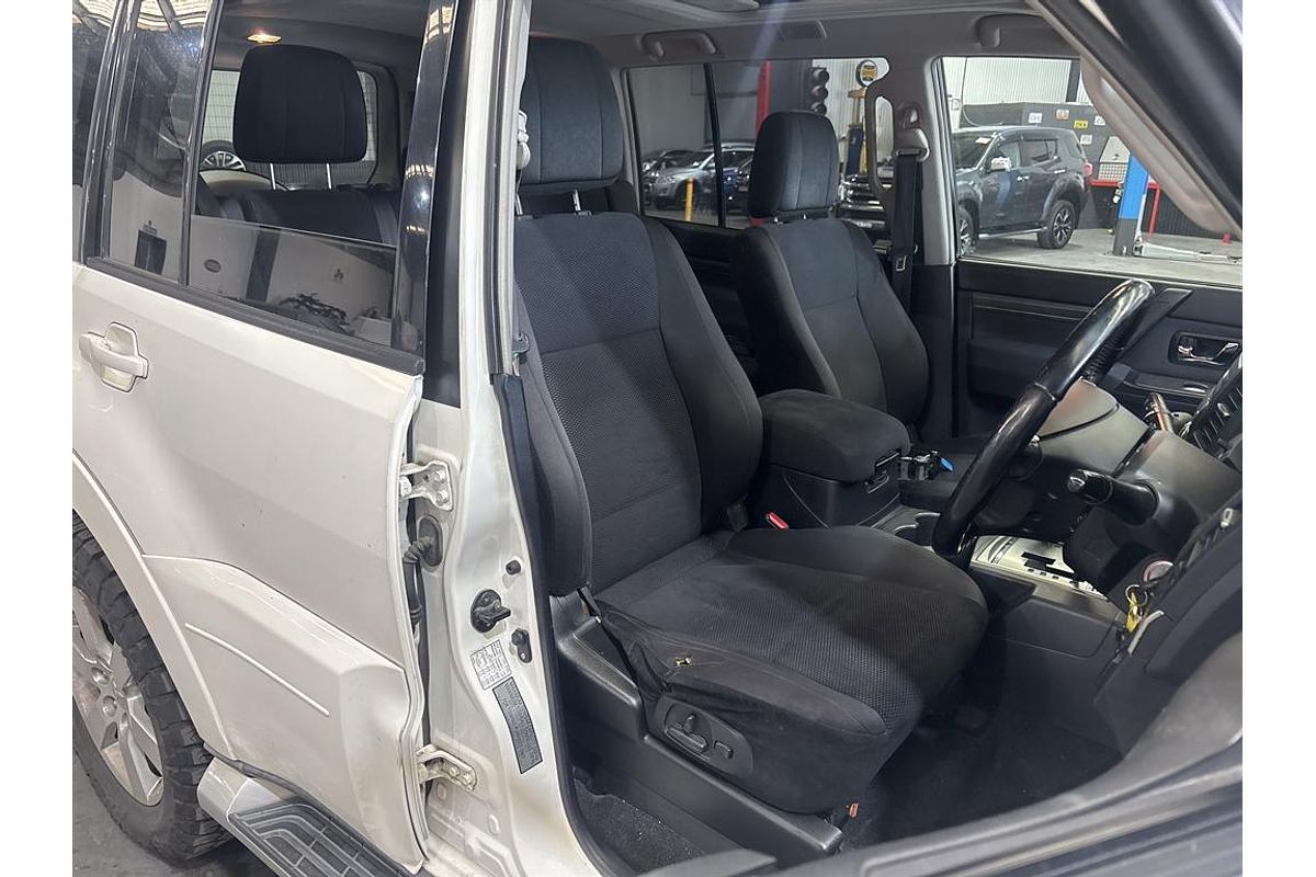 2006 Mitsubishi Pajero VR-X LWB (4x4) NS