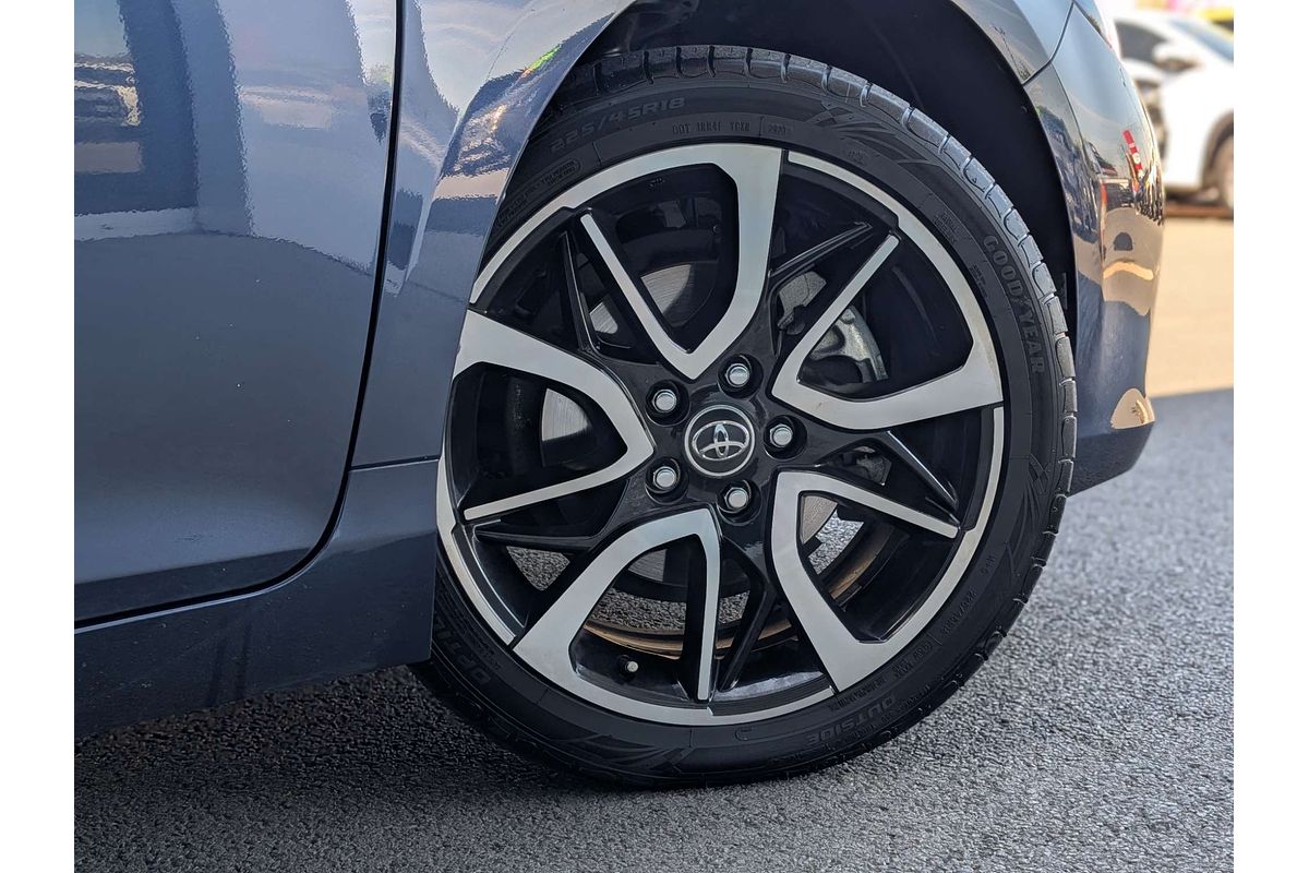 2017 Toyota Camry Atara SL ASV50R