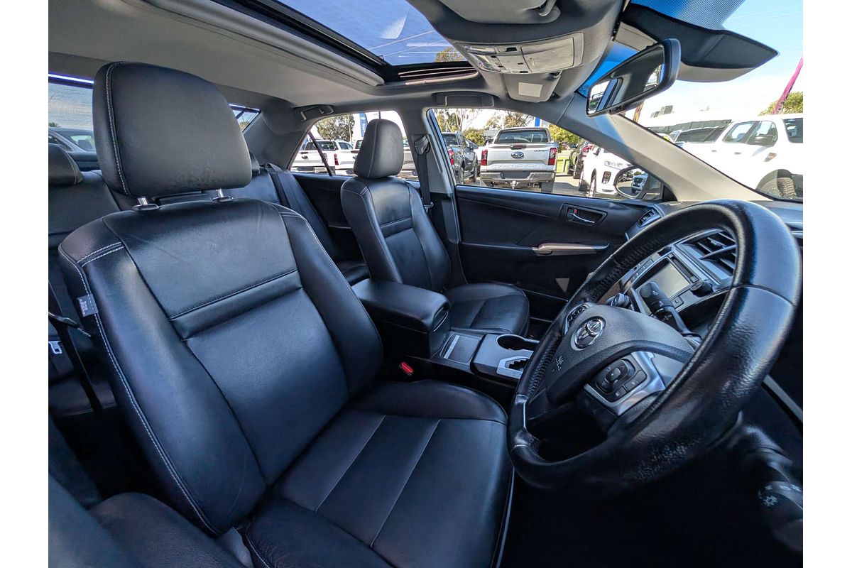 2017 Toyota Camry Atara SL ASV50R