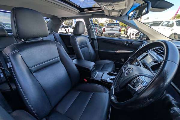 2017 Toyota Camry Atara SL ASV50R