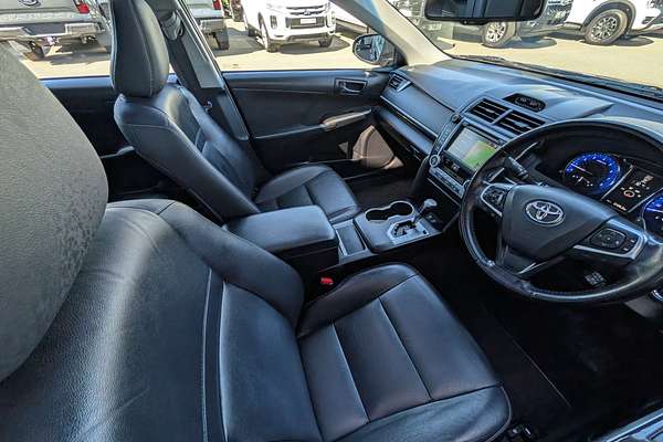 2017 Toyota Camry Atara SL ASV50R