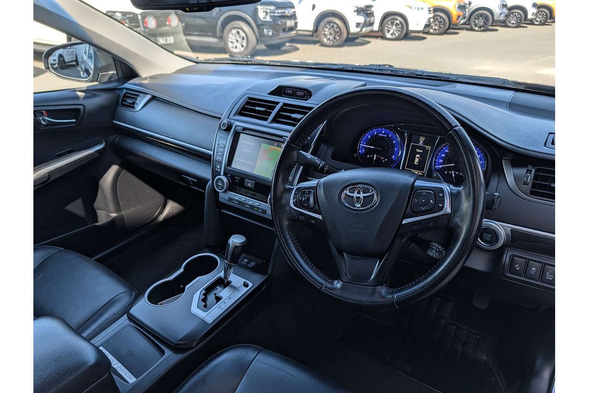 2017 Toyota Camry Atara SL ASV50R