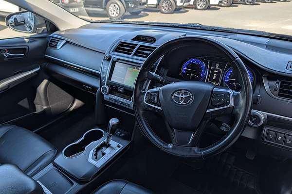 2017 Toyota Camry Atara SL ASV50R