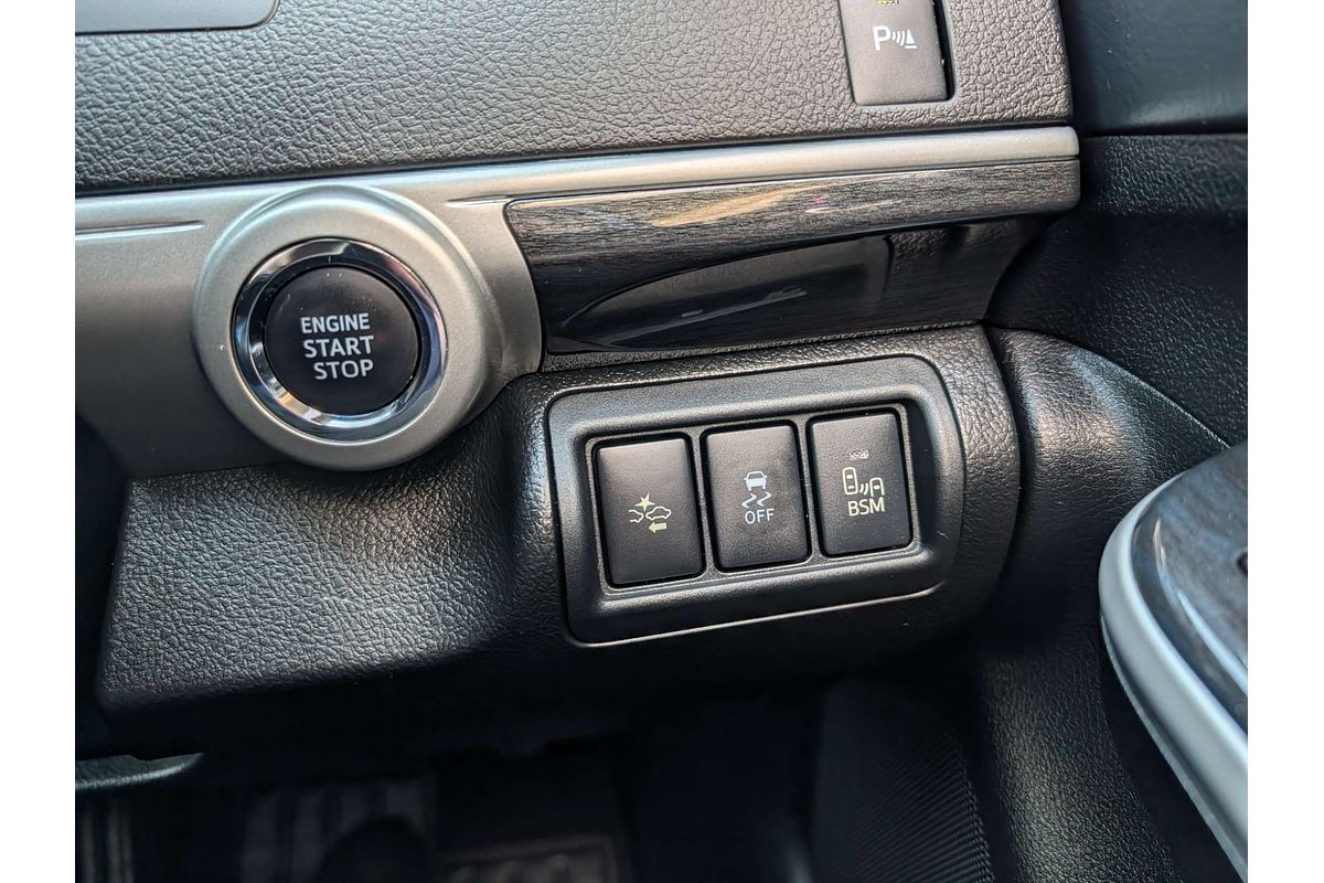 2017 Toyota Camry Atara SL ASV50R