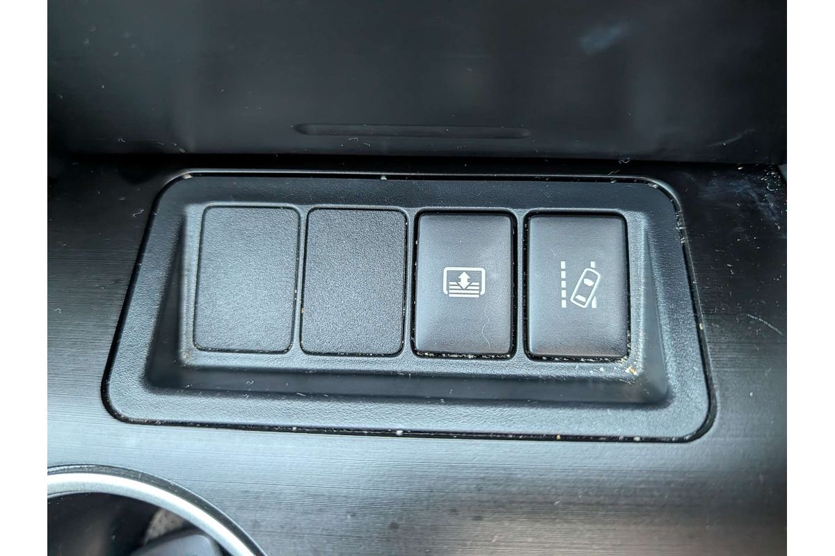 2017 Toyota Camry Atara SL ASV50R