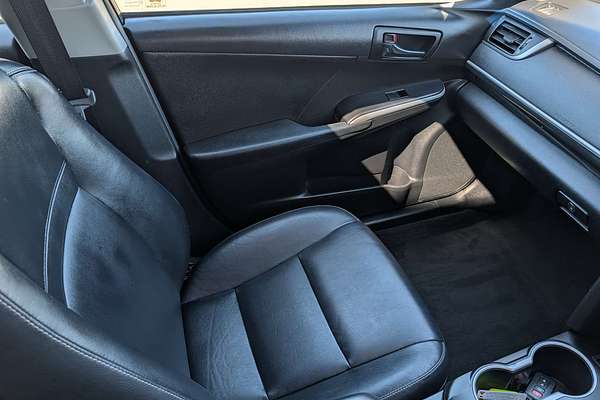 2017 Toyota Camry Atara SL ASV50R