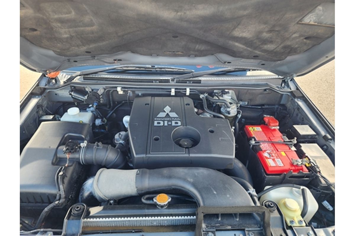 2010 Mitsubishi Pajero Activ NT