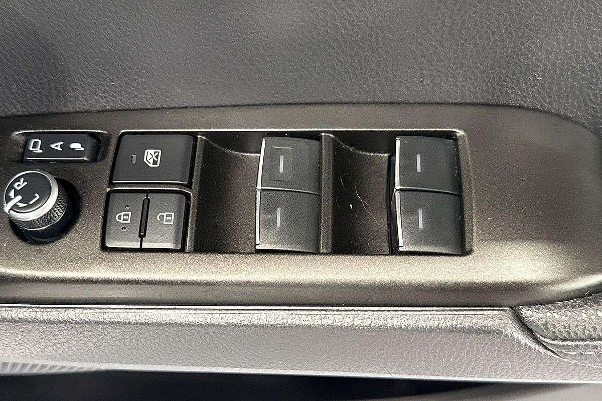 2025 Toyota Camry Ascent Sport AXVH80R