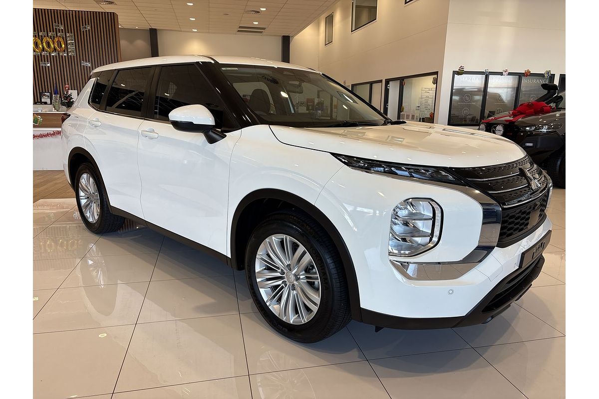 2022 Mitsubishi Outlander ES ZM