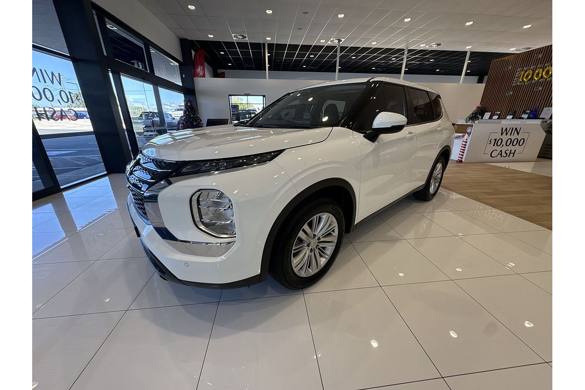 2022 Mitsubishi Outlander ES ZM