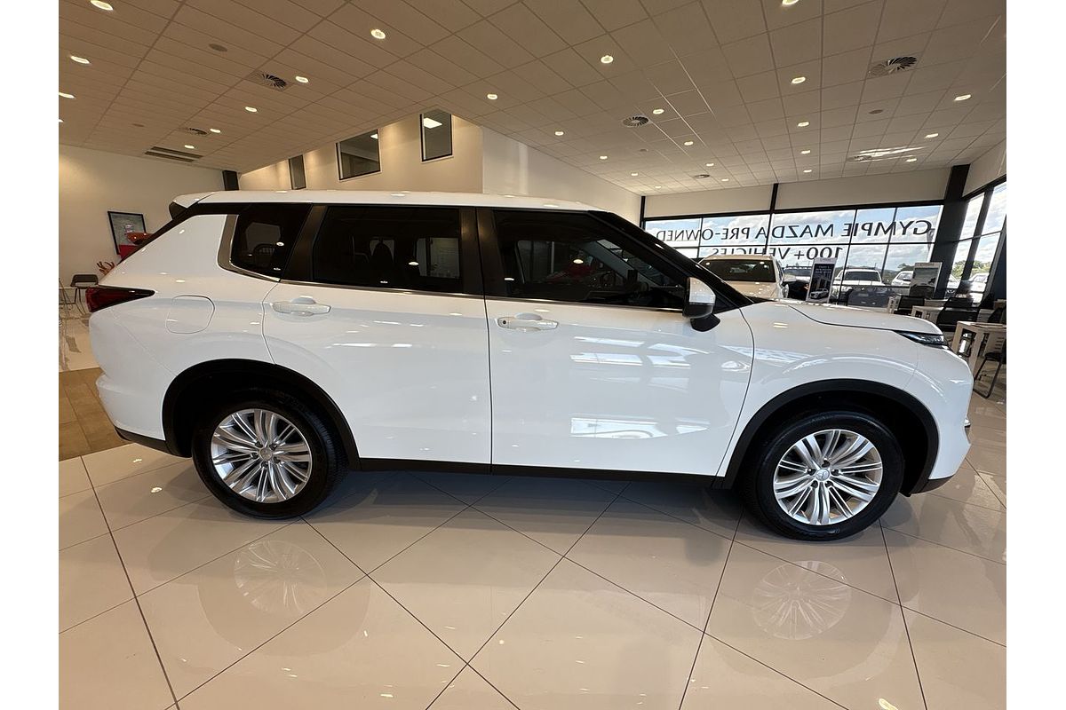 2022 Mitsubishi Outlander ES ZM