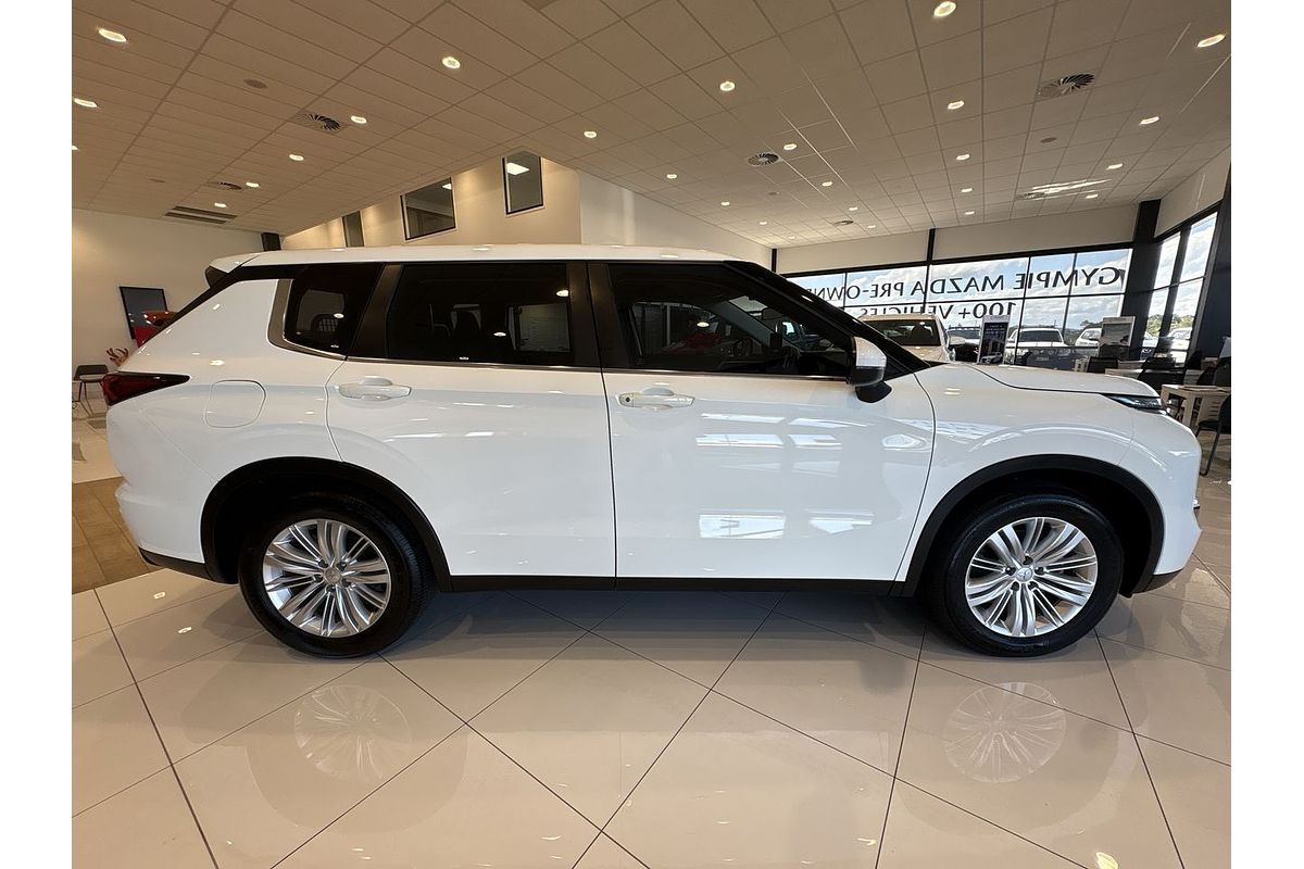 2022 Mitsubishi Outlander ES ZM