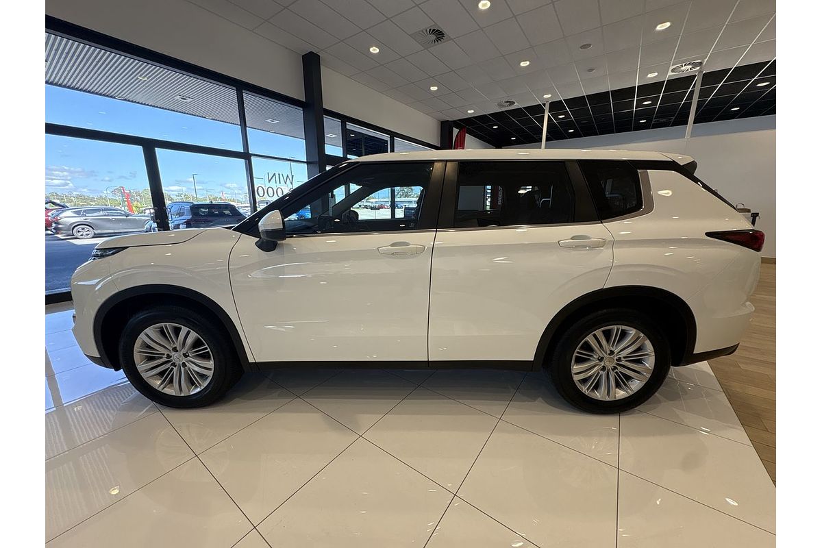 2022 Mitsubishi Outlander ES ZM