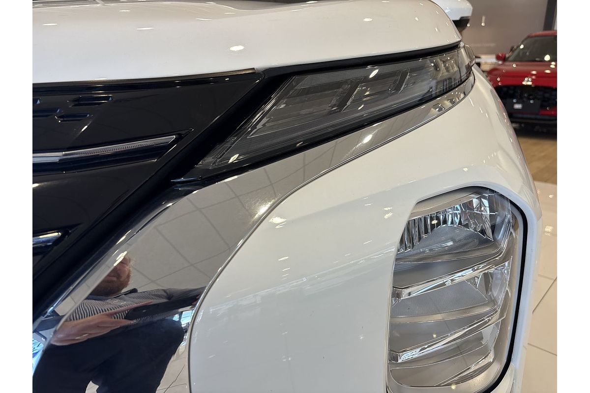 2022 Mitsubishi Outlander ES ZM