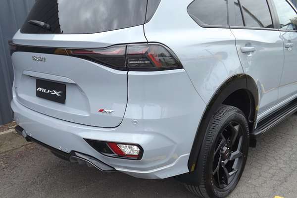 2025 Isuzu MU-X X-TERRAIN