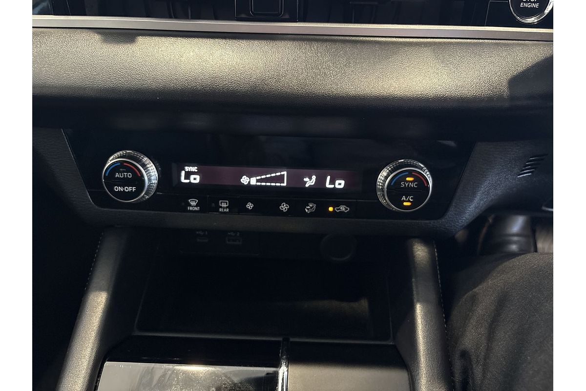 2022 Mitsubishi Outlander ES ZM