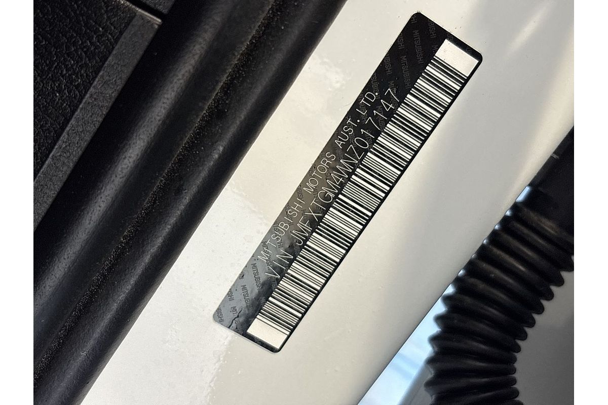 2022 Mitsubishi Outlander ES ZM