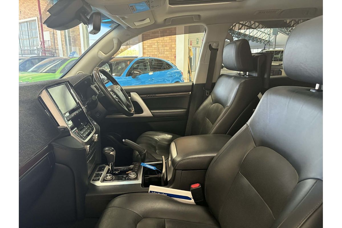 2021 Toyota Landcruiser Sahara VDJ200R