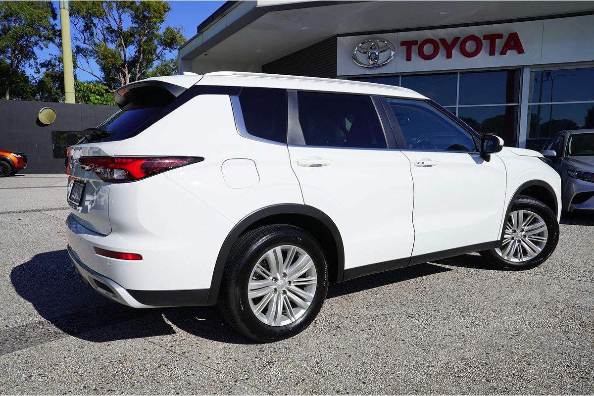 2023 Mitsubishi Outlander OUTLANDER LS 7 SEAT (2WD) ZM2L46